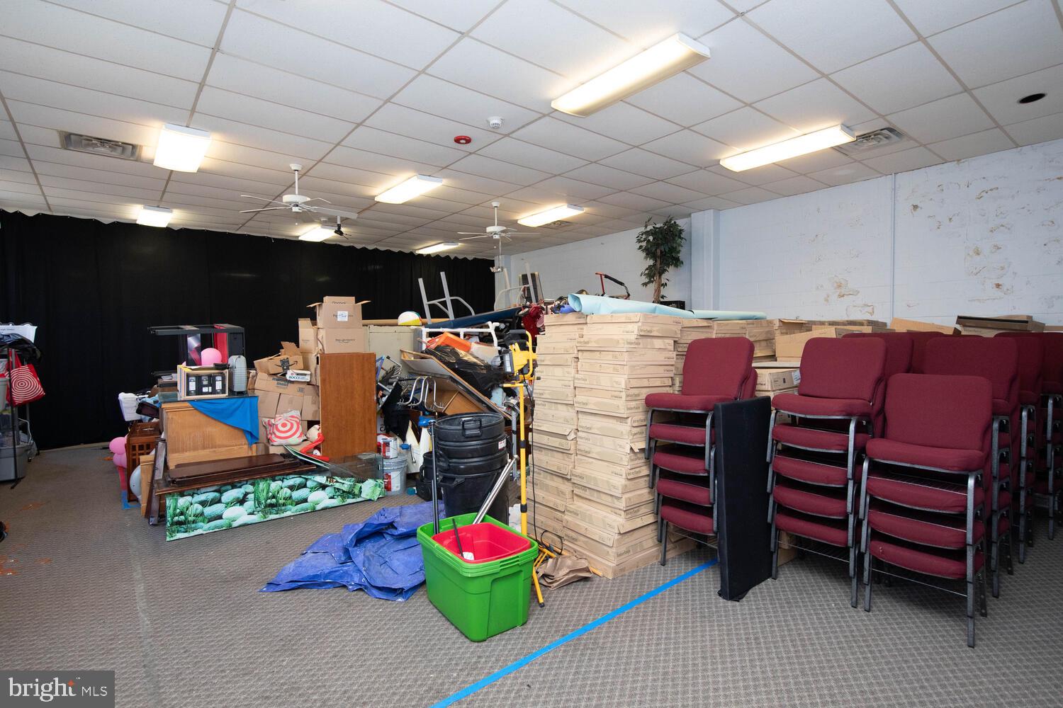 ROXBOROUGH - Commercial Sale