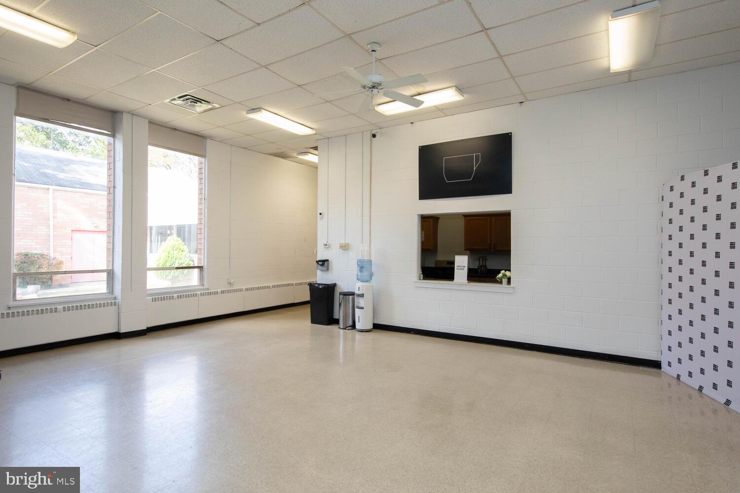 ROXBOROUGH - Commercial Sale