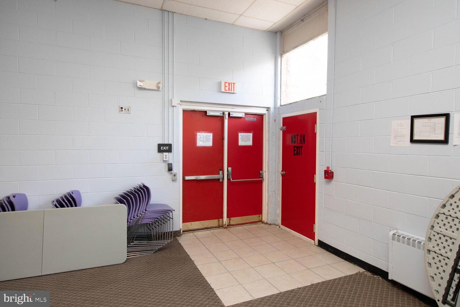 ROXBOROUGH - Commercial Sale