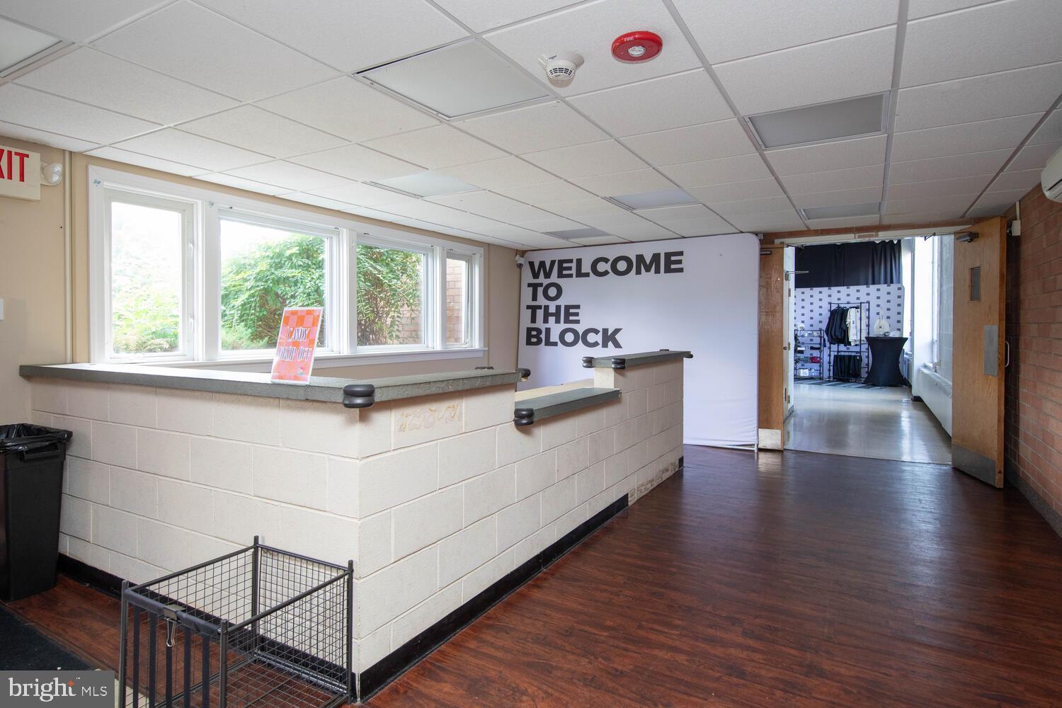 ROXBOROUGH - Commercial Sale