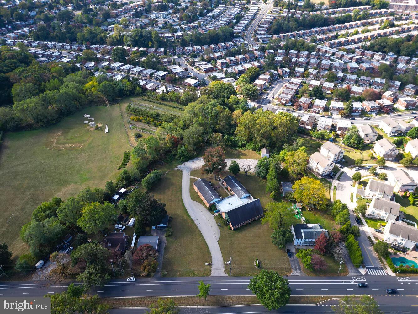 ROXBOROUGH - Commercial Sale