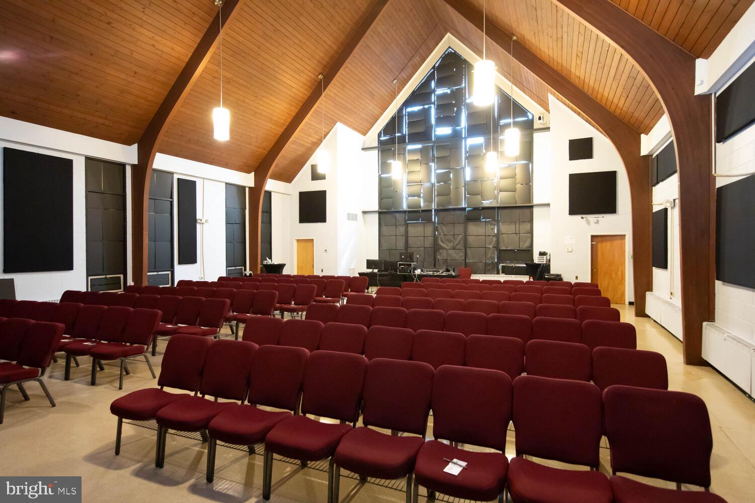 ROXBOROUGH - Commercial Sale