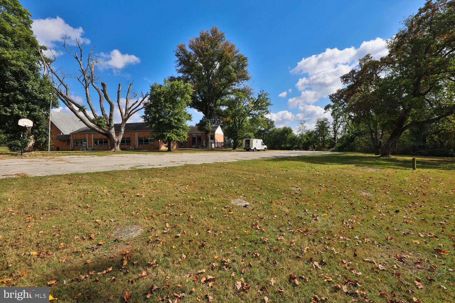 ROXBOROUGH - Commercial Sale