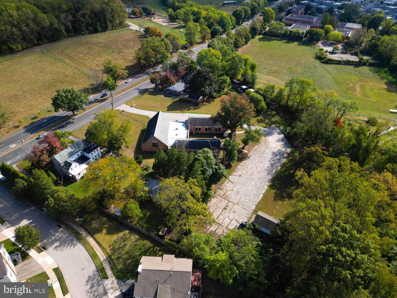 ROXBOROUGH - Commercial Sale