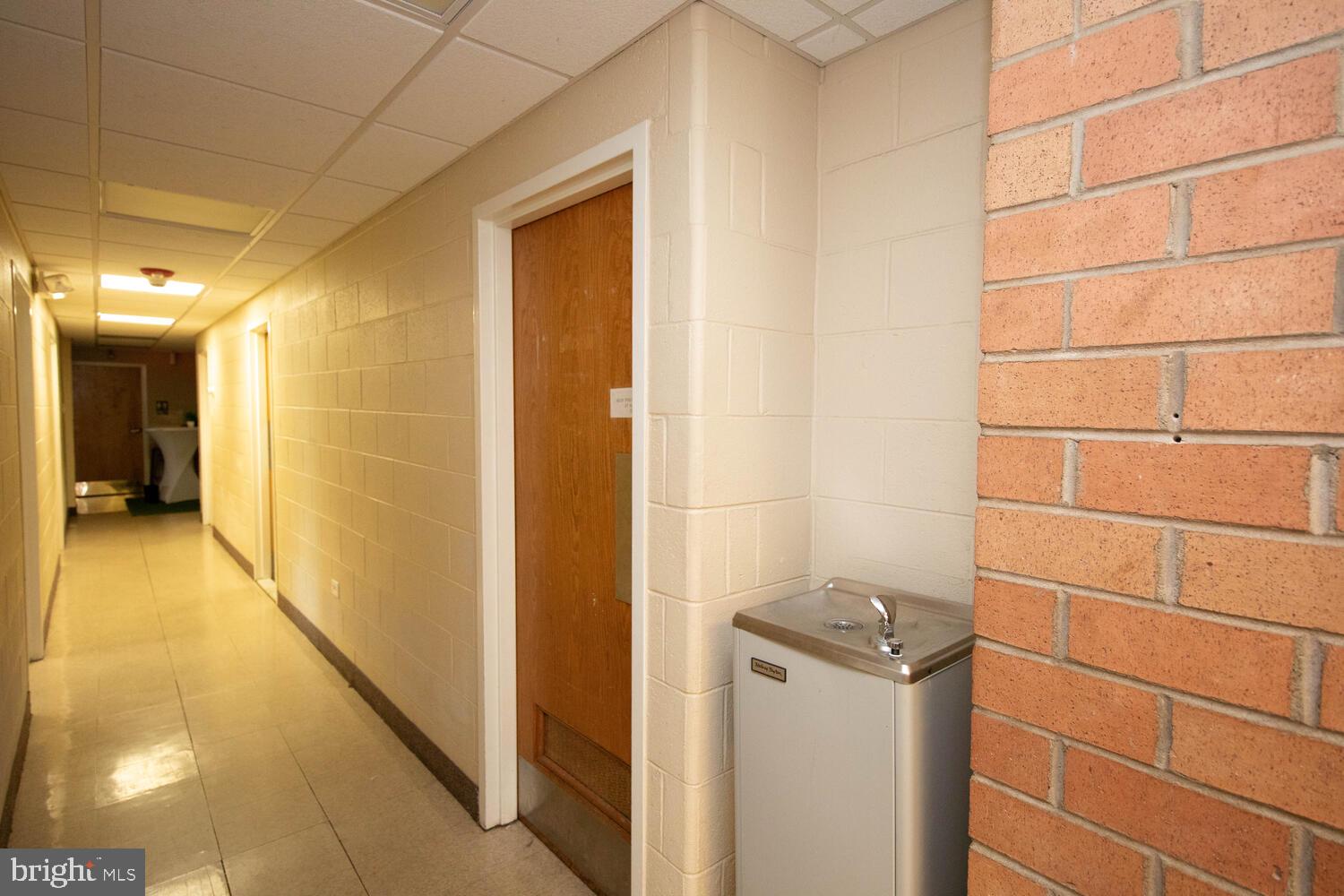 ROXBOROUGH - Commercial Sale