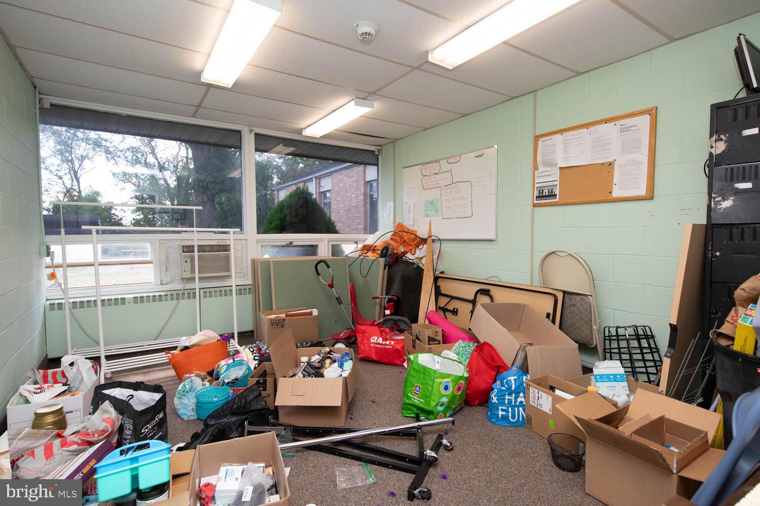 ROXBOROUGH - Commercial Sale