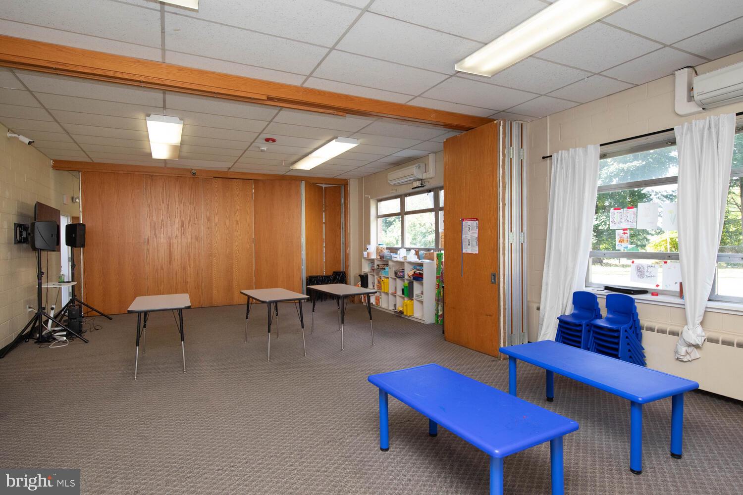 ROXBOROUGH - Commercial Sale