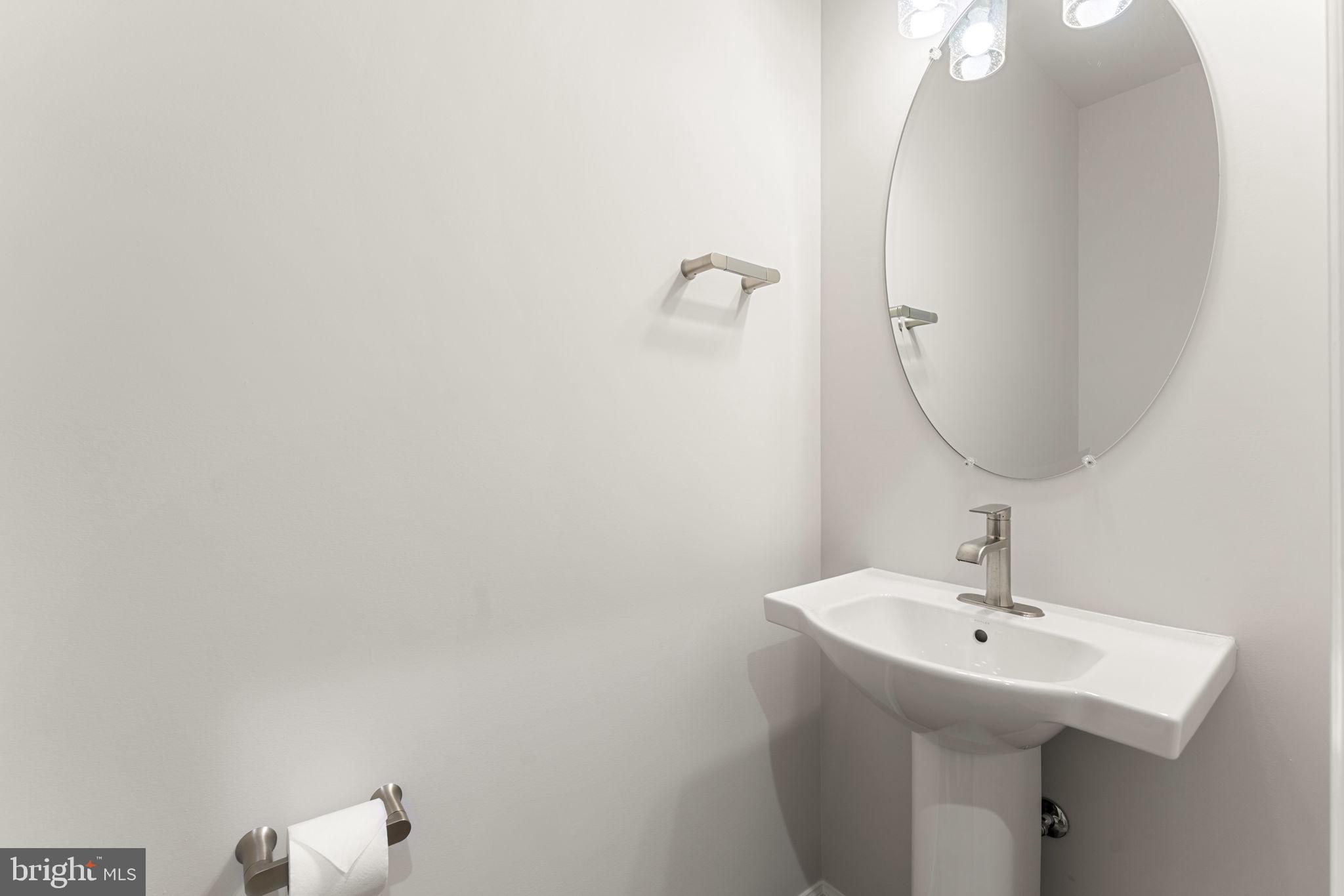 4220 COMMAND FIELD COURT