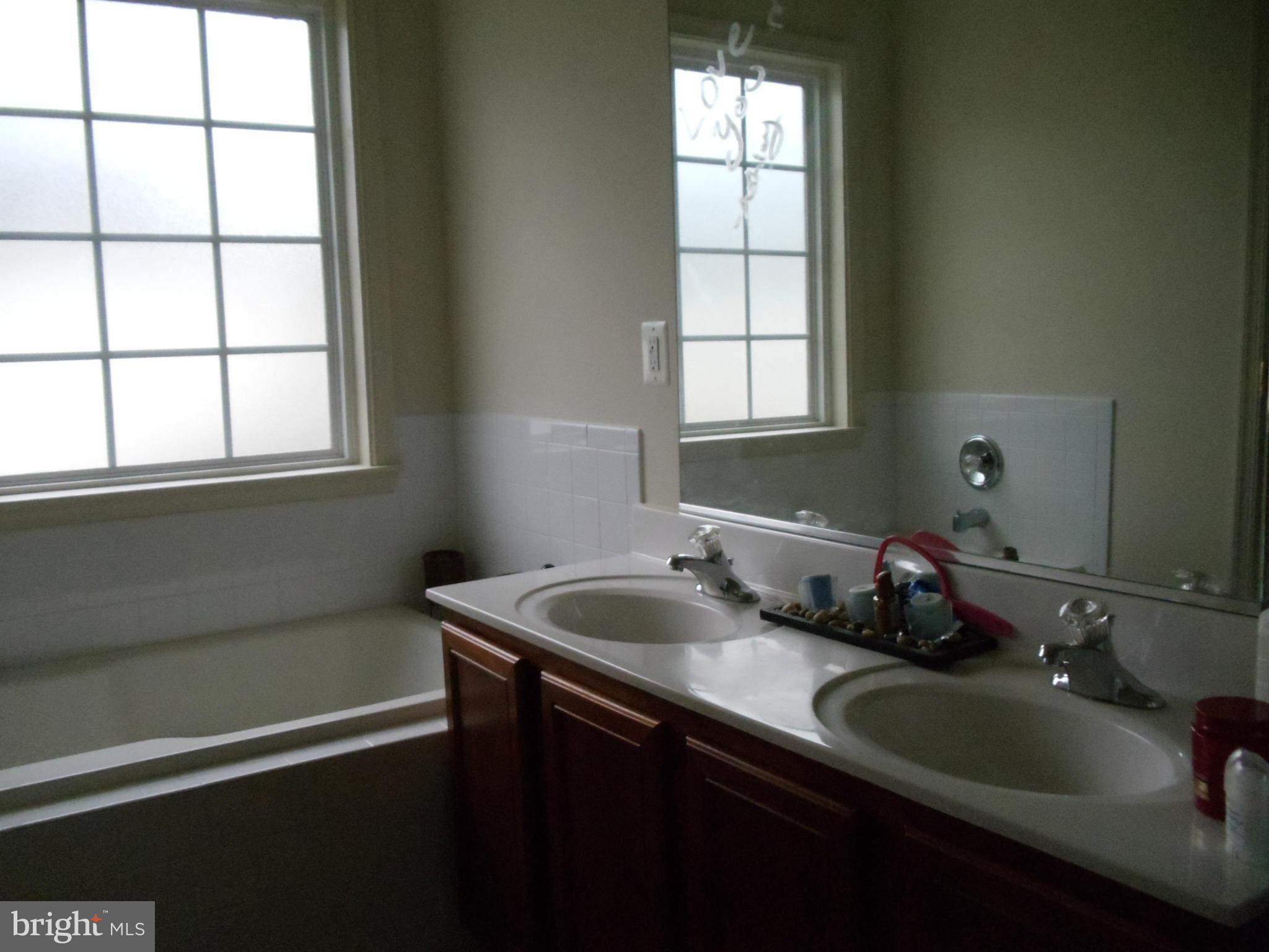 PORT AQUIA - Residential Lease