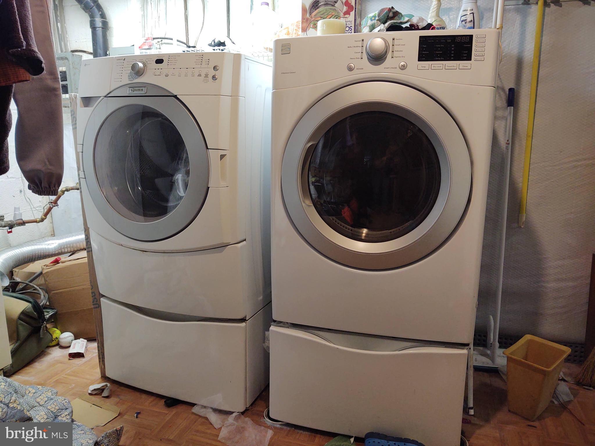 EDGEWATER VILLAGE - Residential