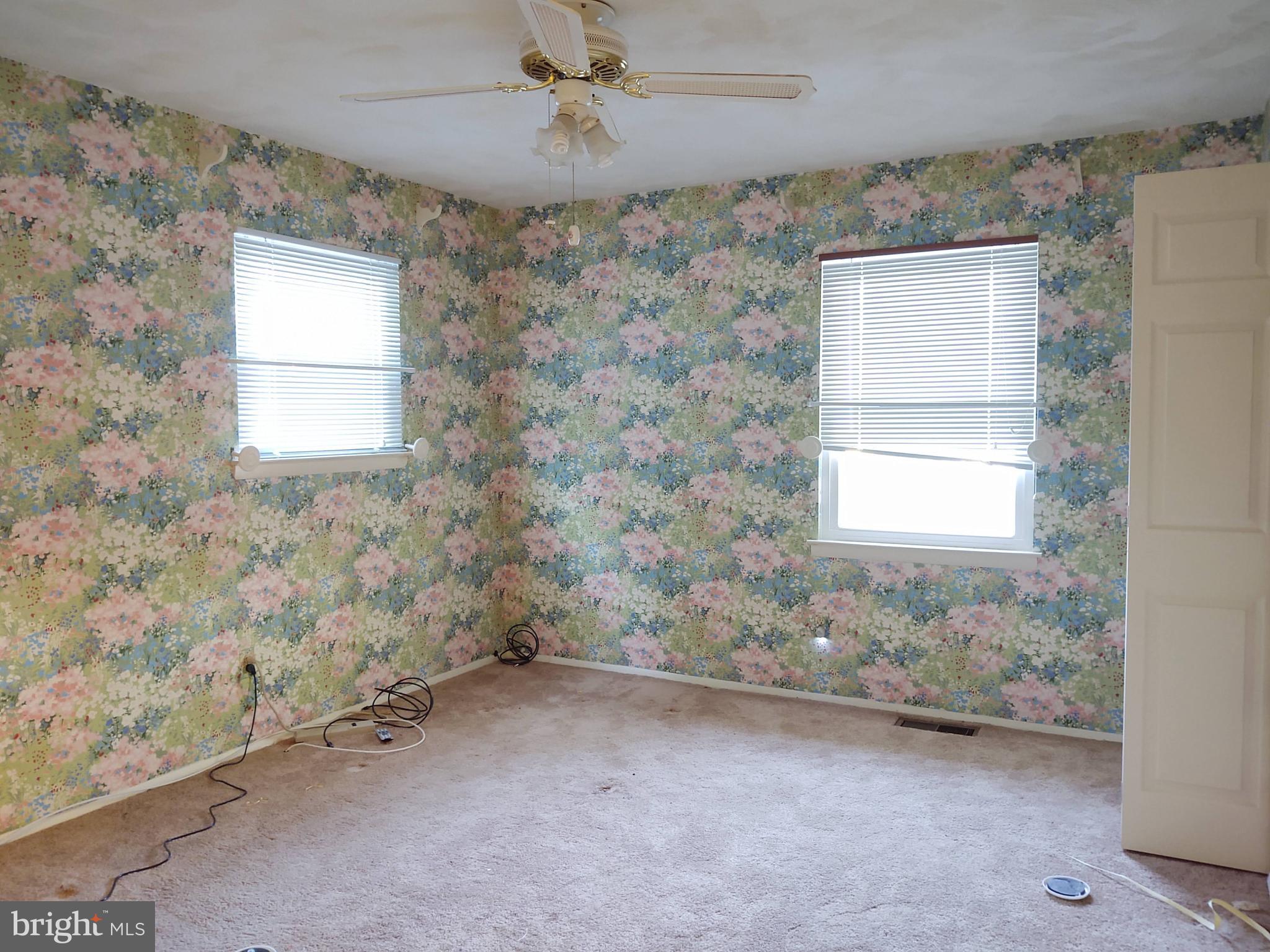 EDGEWATER VILLAGE - Residential