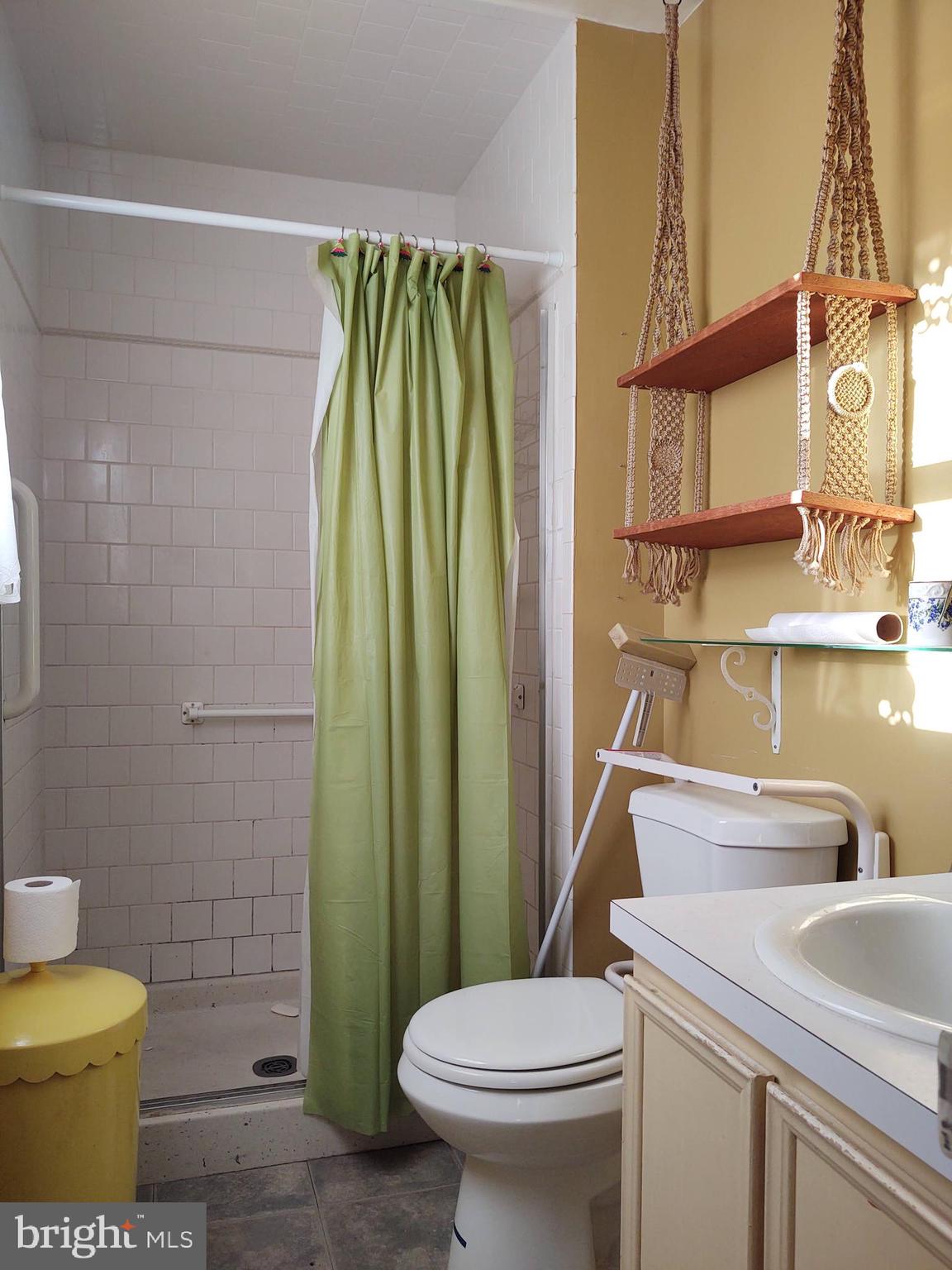 EDGEWATER VILLAGE - Residential