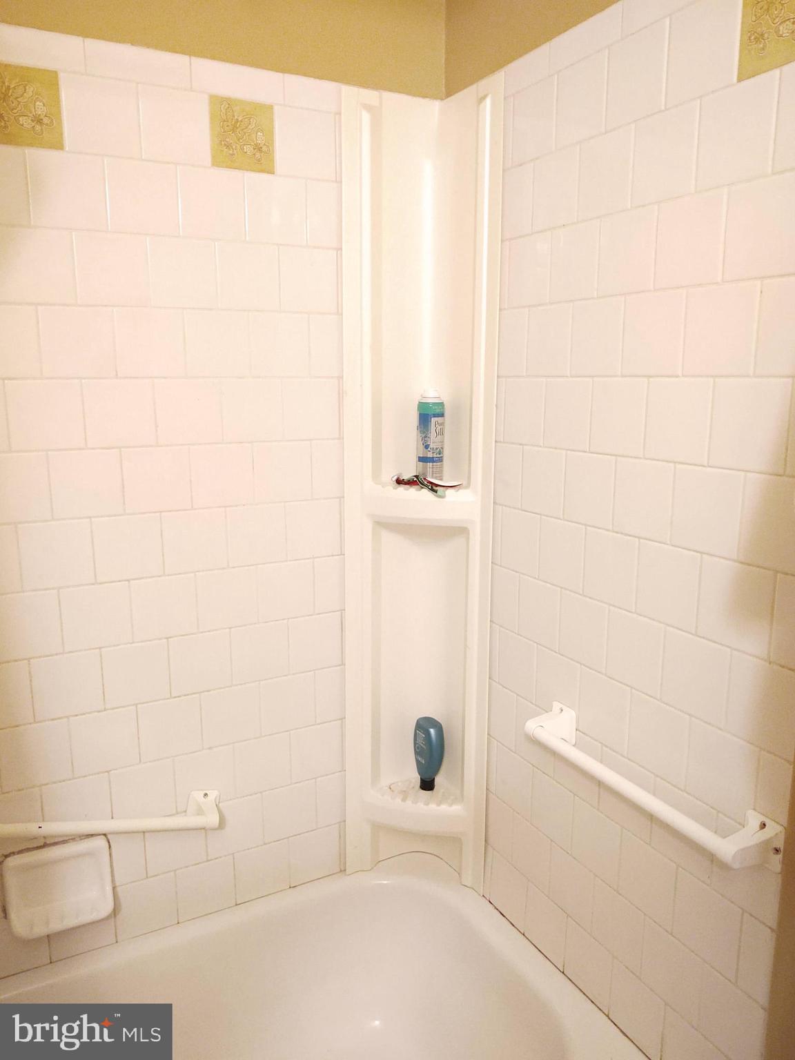 EDGEWATER VILLAGE - Residential