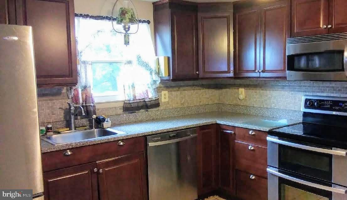 EDGEWATER VILLAGE - Residential