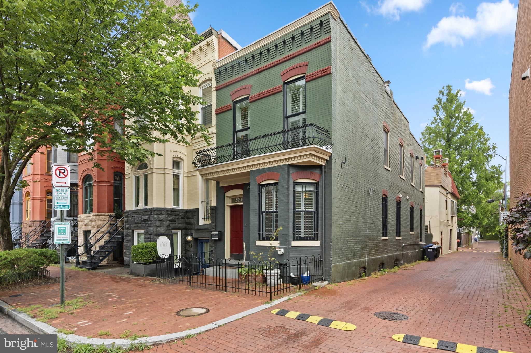 230 11TH STREET SE
