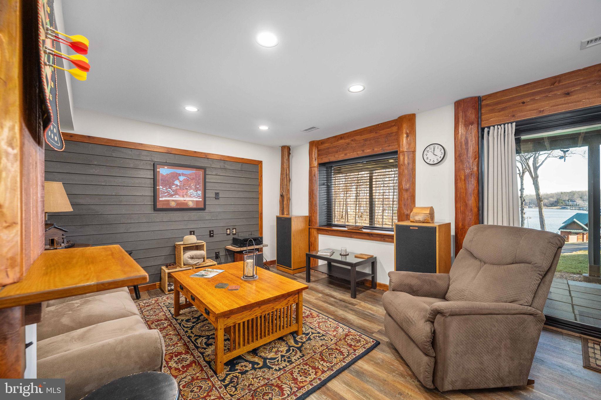 WYNDEMERE - Residential