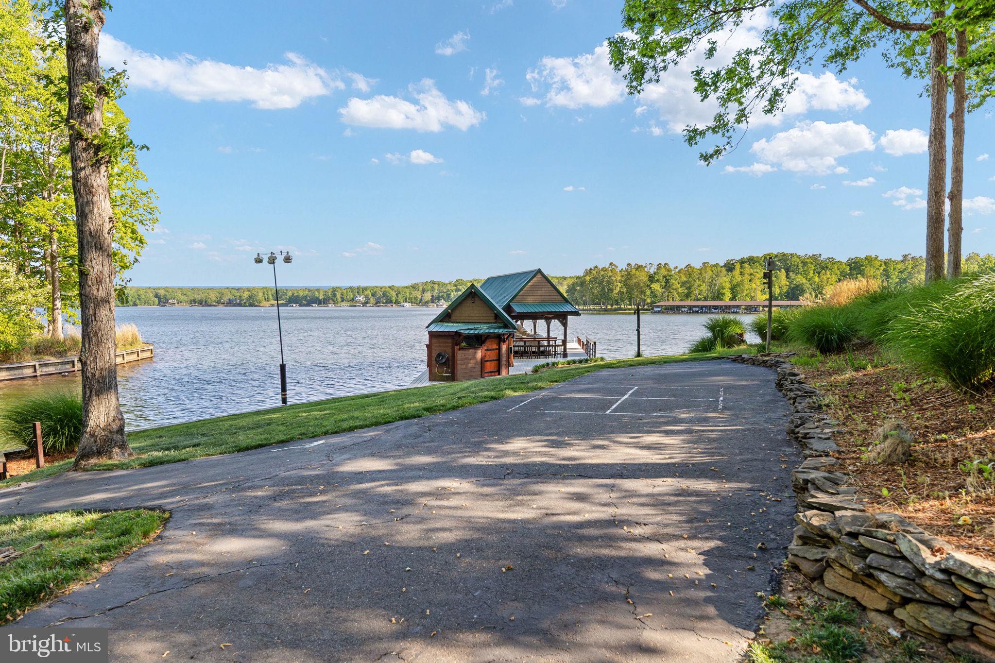 WYNDEMERE - Residential