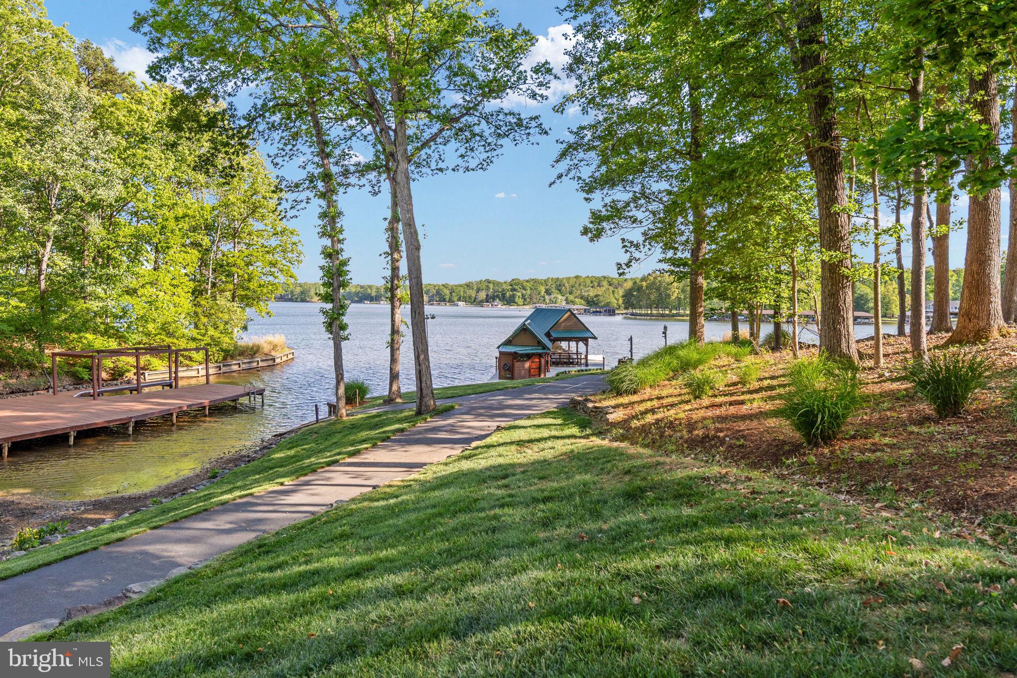 WYNDEMERE - Residential