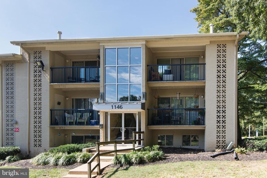 This bottom floor unit offers privacy and there is water access for your kayak and paddleboard.  Lovely kitchen with stainless steel appliances and granite countertops.  Laminate wood floors throughout the dining and living rooms.  Condo fees include free heat, water, swimming pool, and a full gym.  Located right across from tennis courts and dog walking trails.  Easy access to downtown Annapolis.
