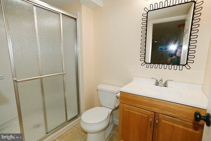 BROYHILL FOREST - Residential Lease