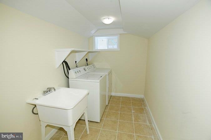 BROYHILL FOREST - Residential Lease