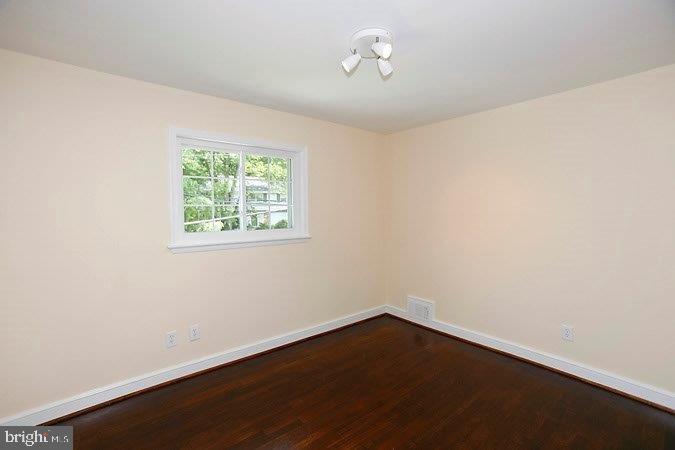 BROYHILL FOREST - Residential Lease