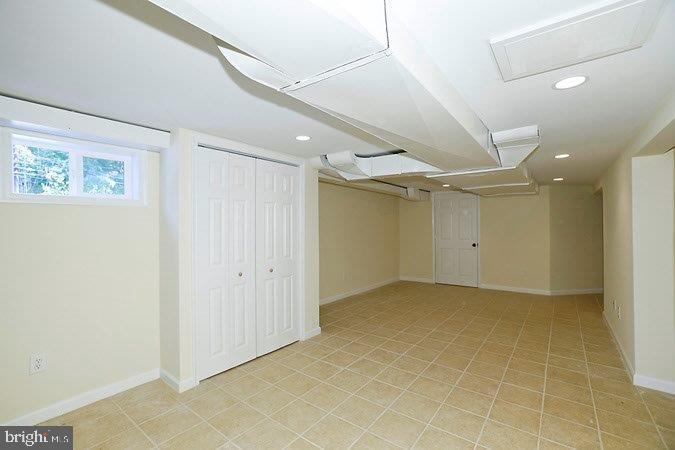 BROYHILL FOREST - Residential Lease