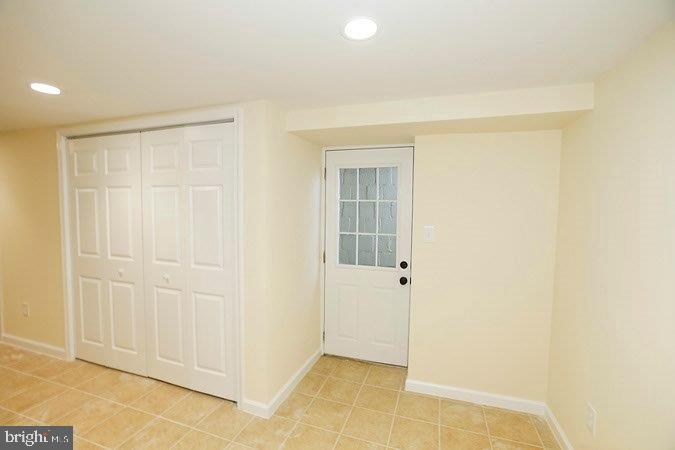 BROYHILL FOREST - Residential Lease