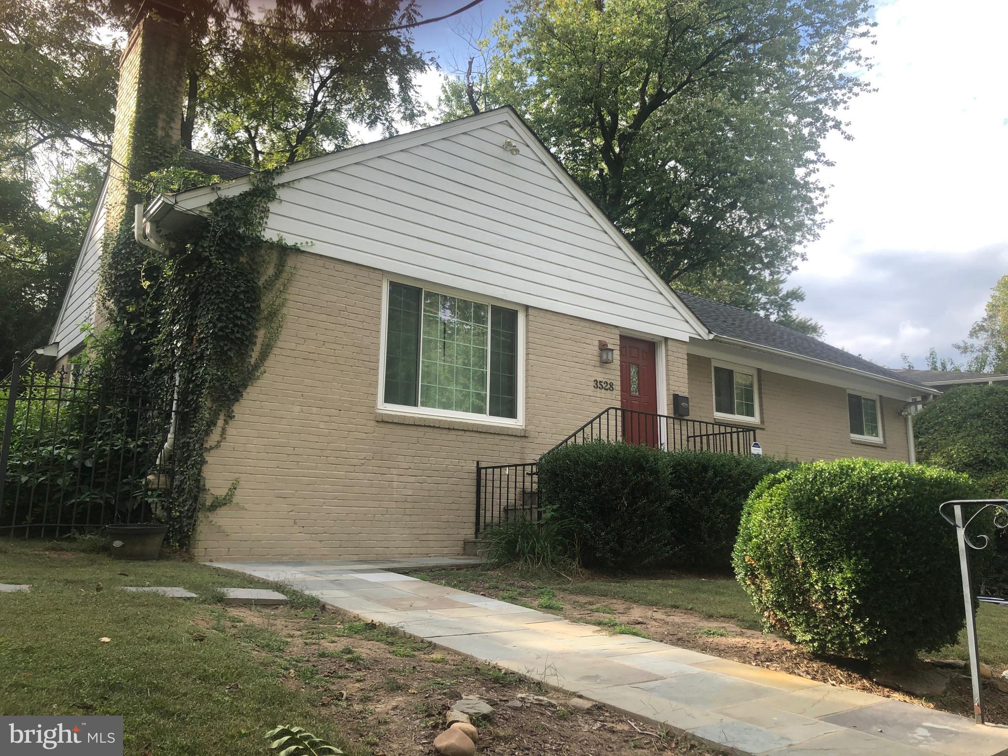 BROYHILL FOREST - Residential Lease