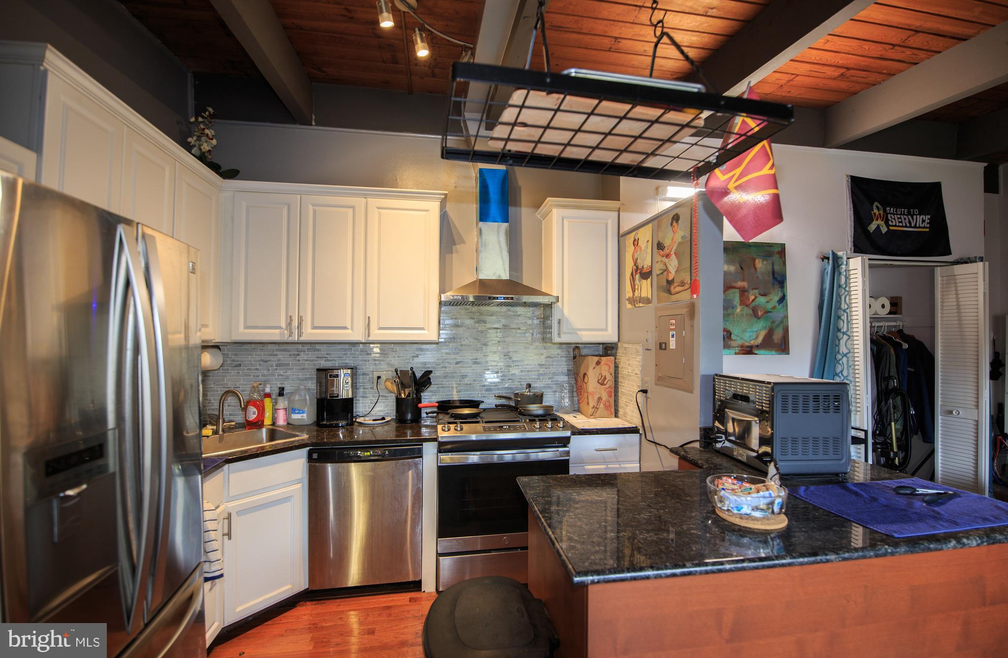 MCLEAN HILLS - Residential Lease