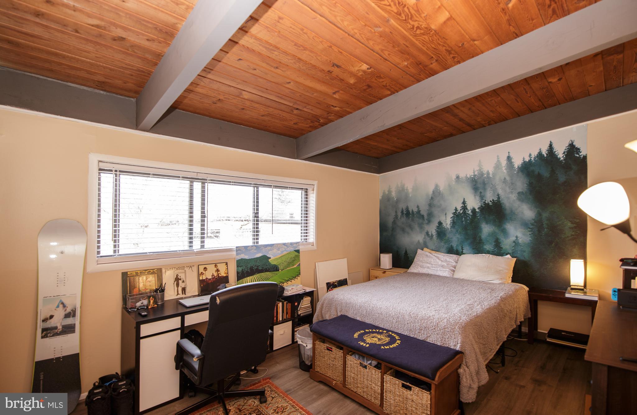 MCLEAN HILLS - Residential Lease