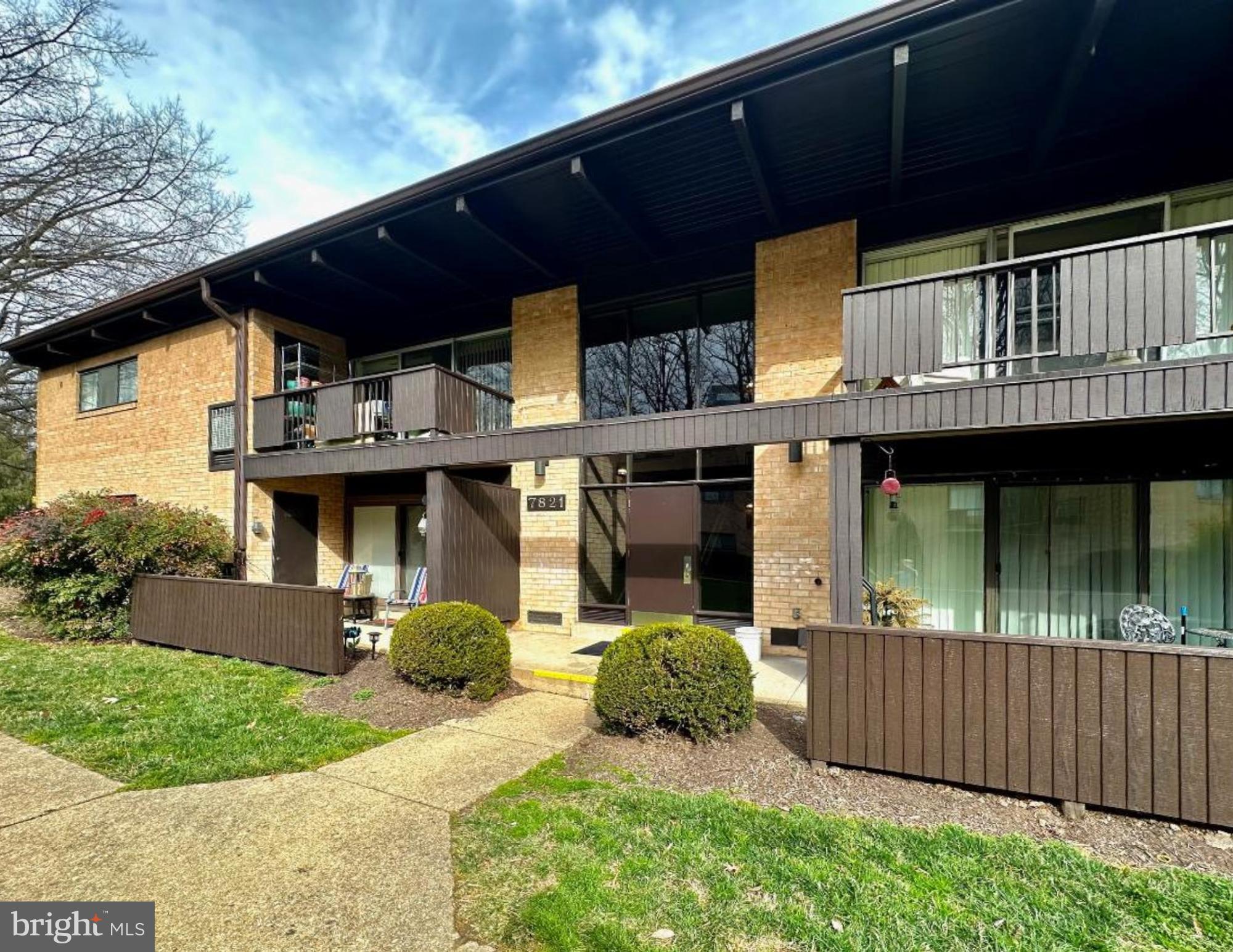 MCLEAN HILLS - Residential Lease