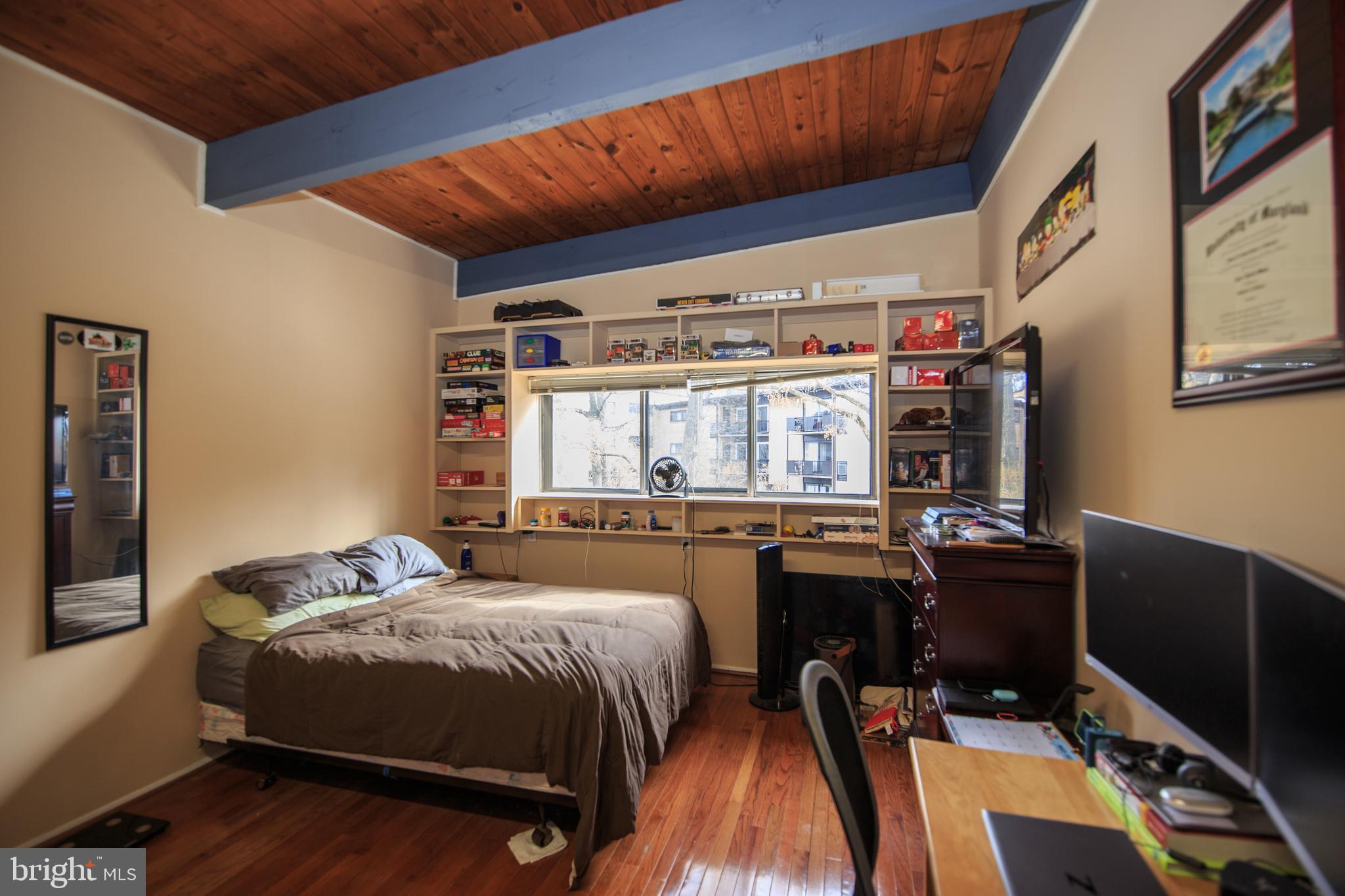 MCLEAN HILLS - Residential Lease