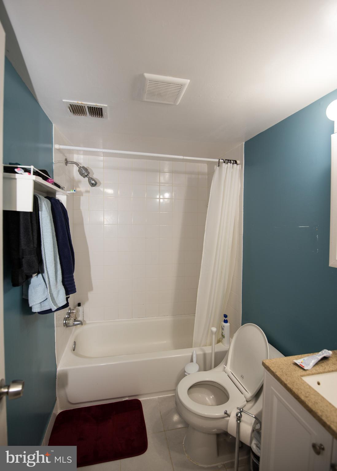 MCLEAN HILLS - Residential Lease