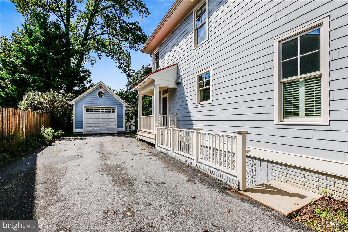 GARRETT PARK - Residential