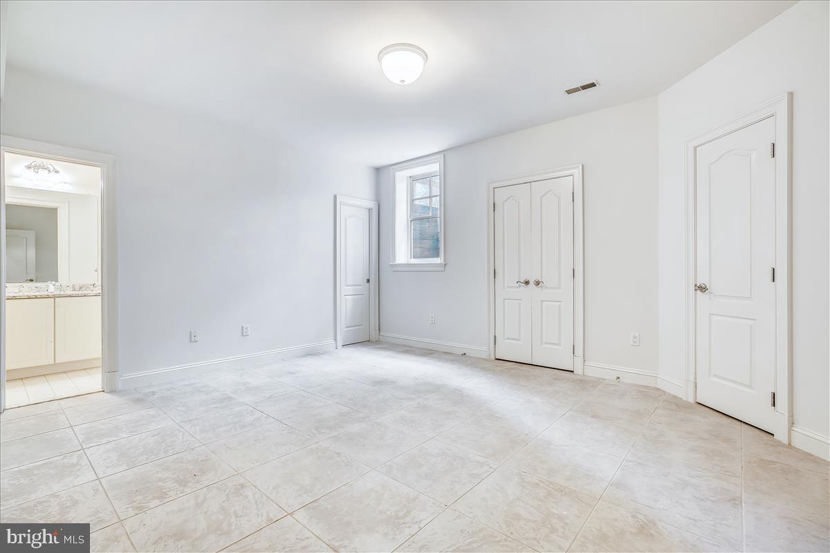 GARRETT PARK - Residential