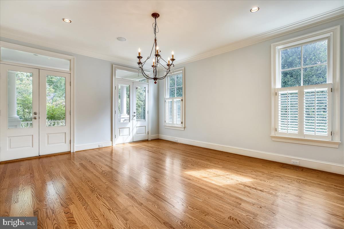 GARRETT PARK - Residential