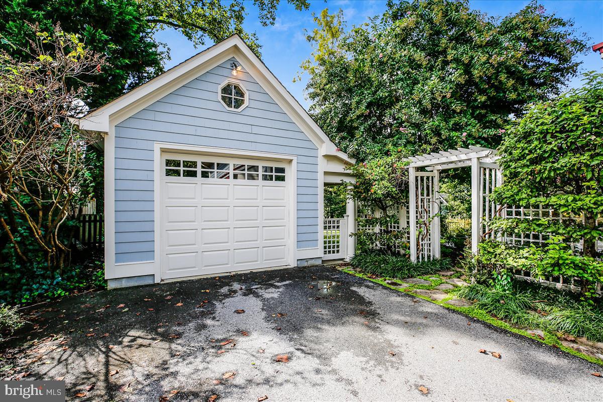 GARRETT PARK - Residential