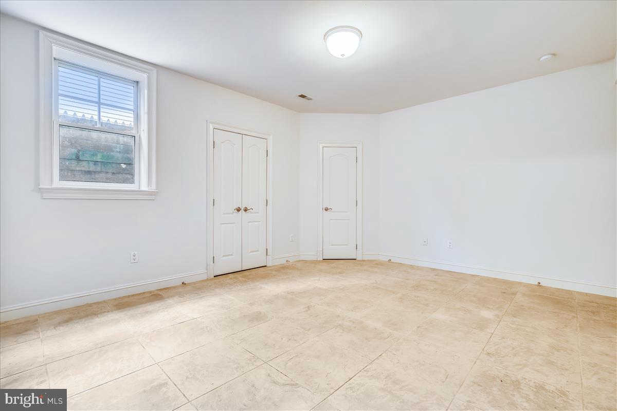 GARRETT PARK - Residential
