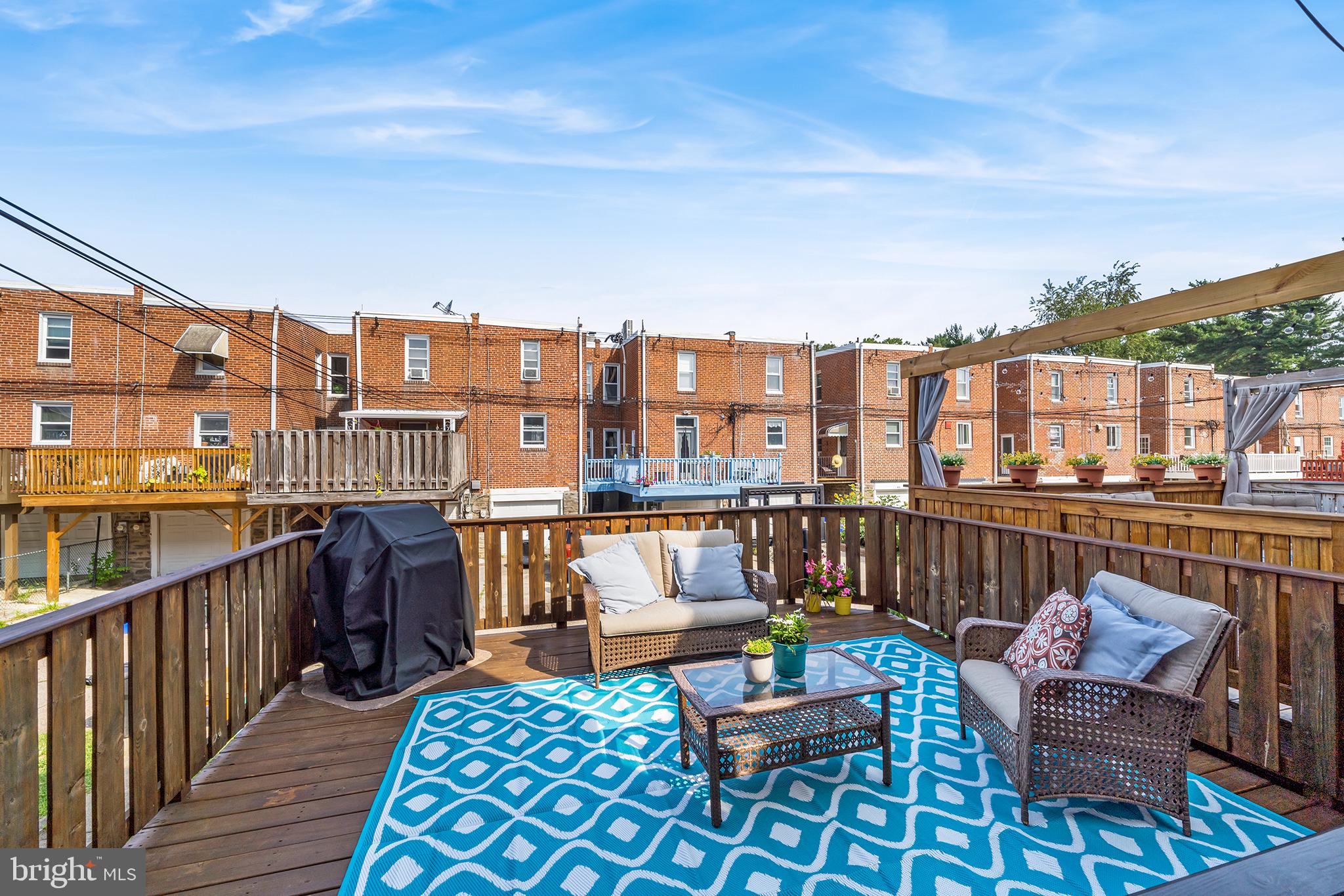 ROXBOROUGH - Residential