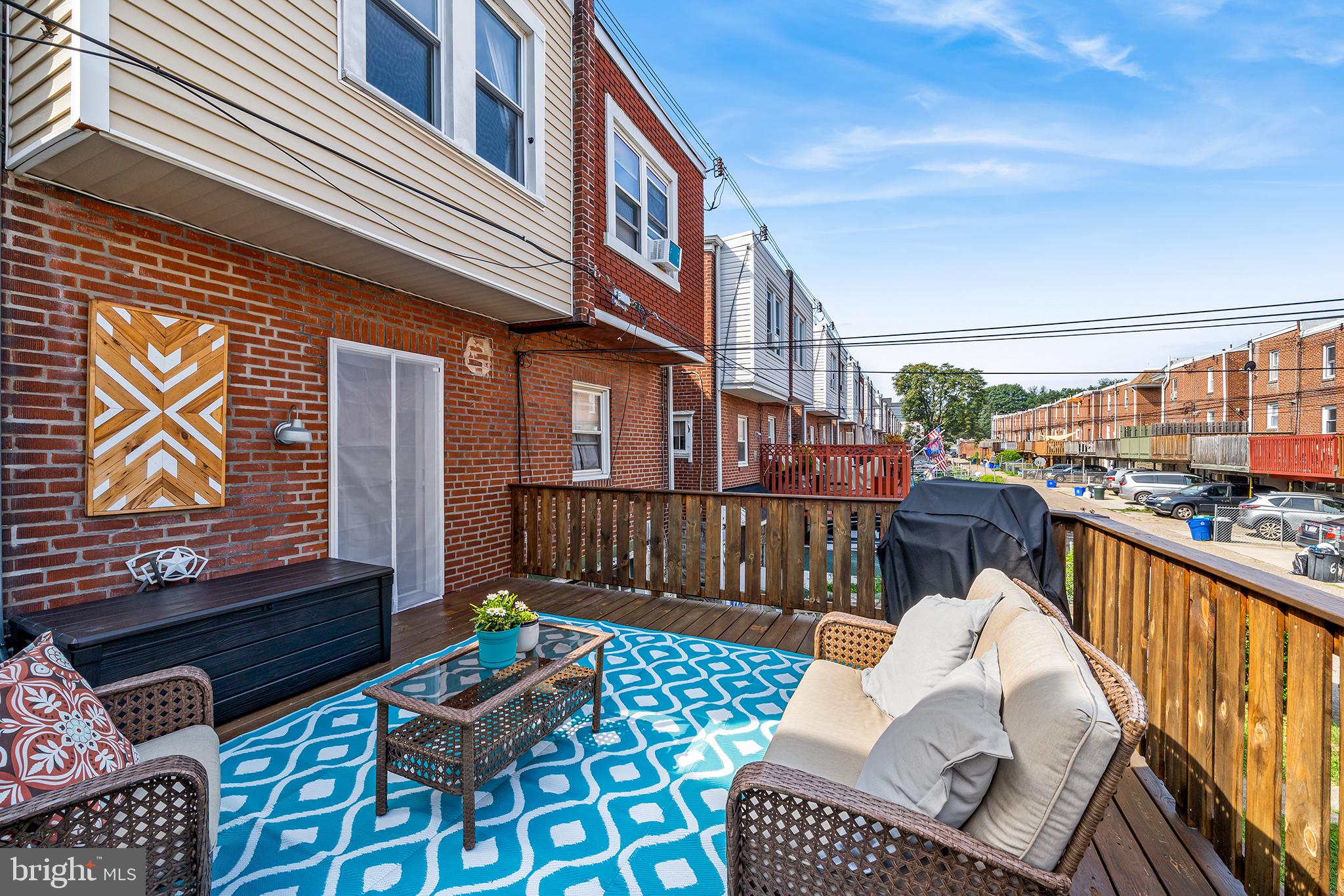 ROXBOROUGH - Residential