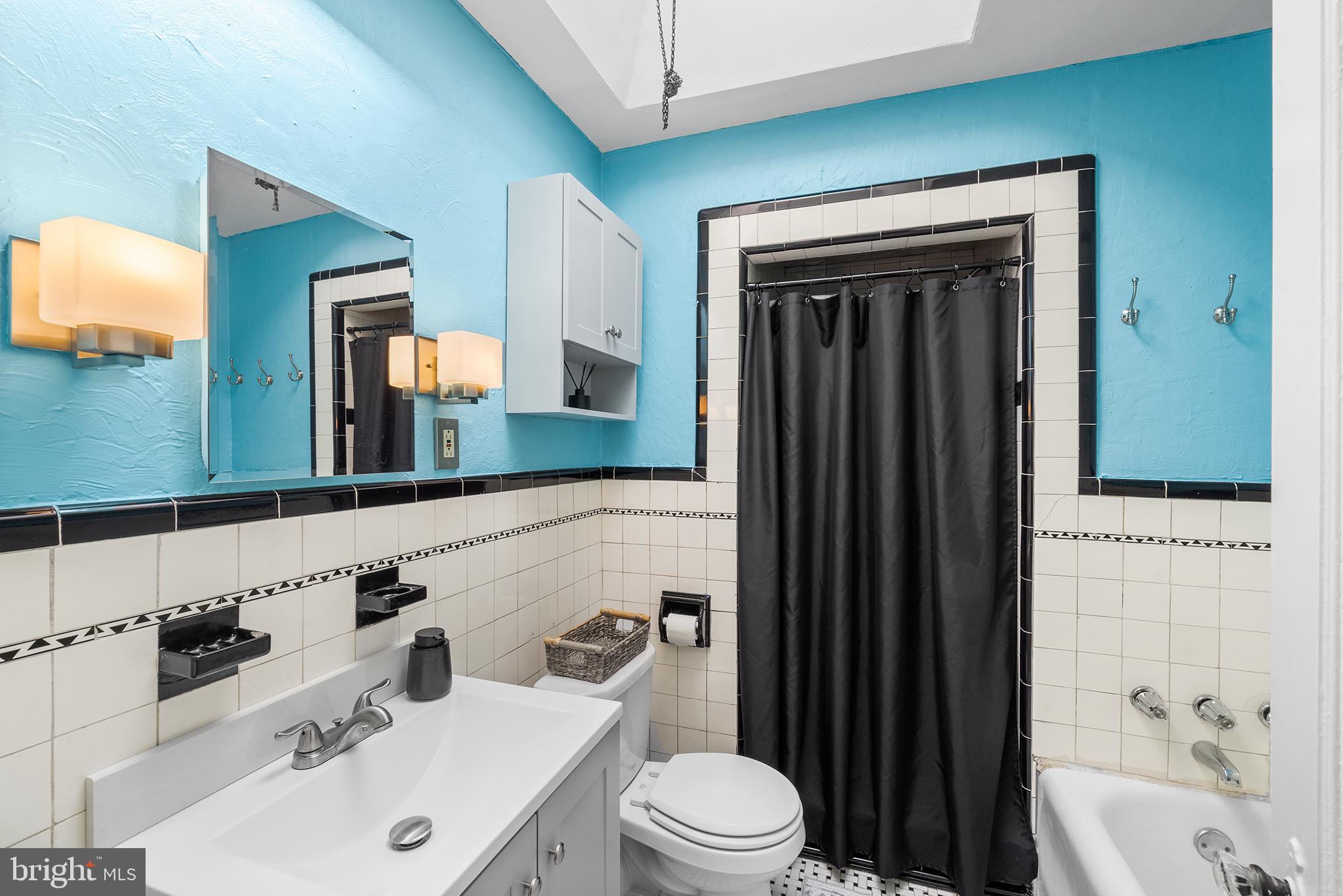 ROXBOROUGH - Residential