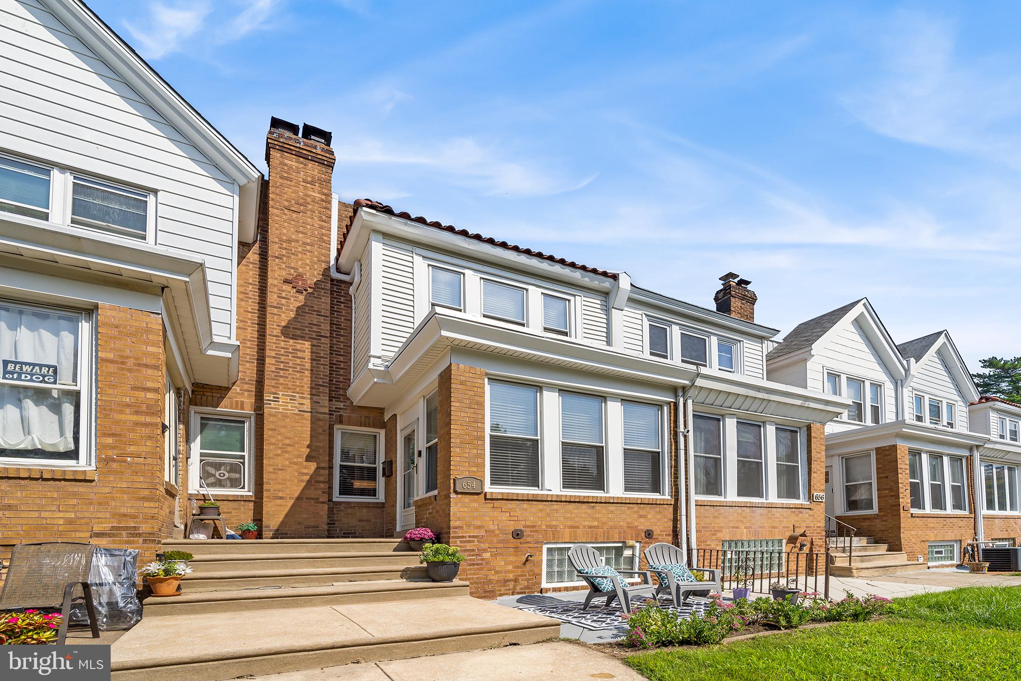 ROXBOROUGH - Residential