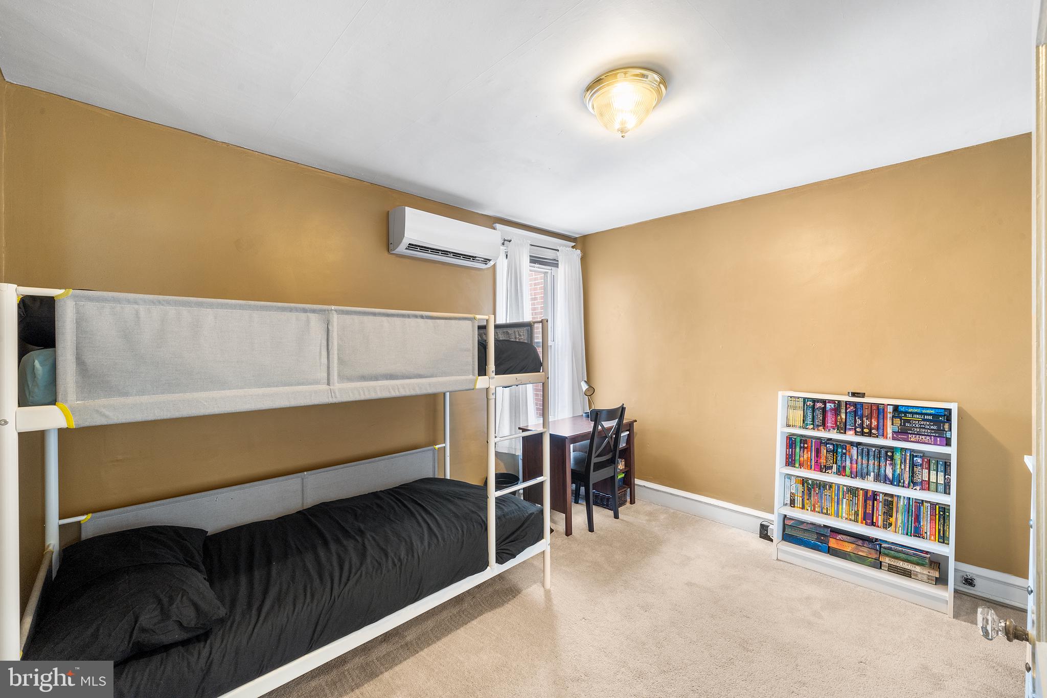 ROXBOROUGH - Residential