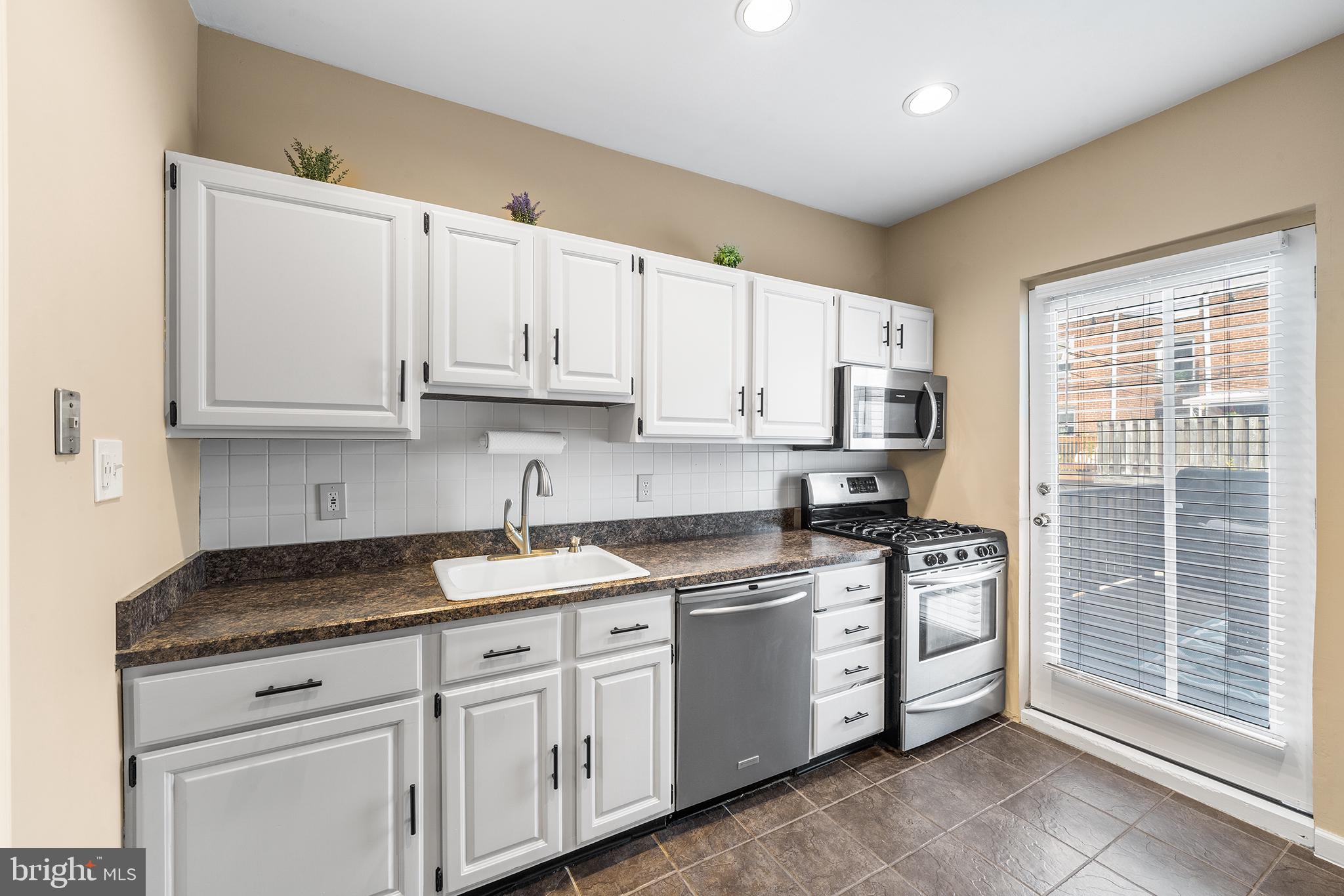 ROXBOROUGH - Residential