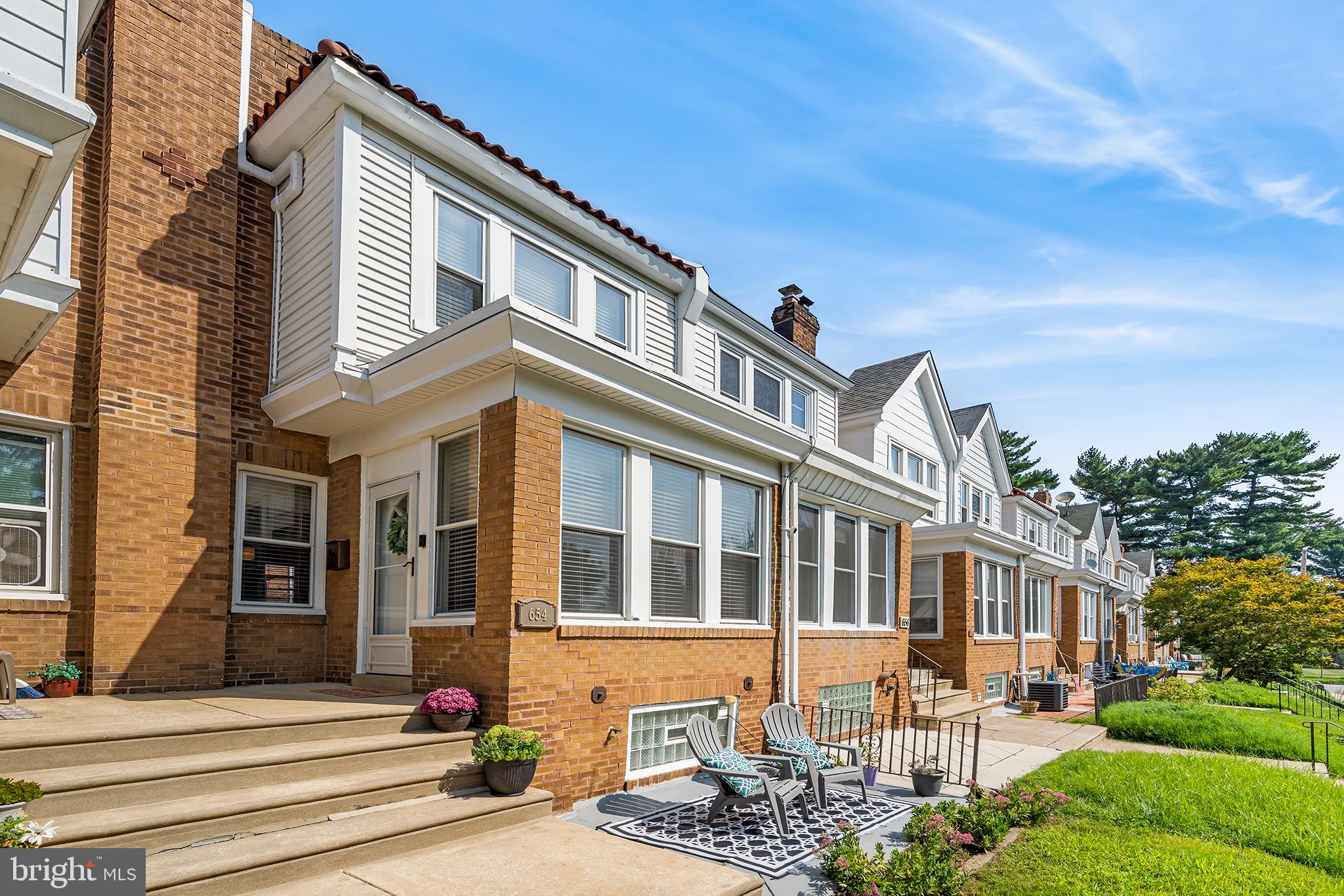 ROXBOROUGH - Residential