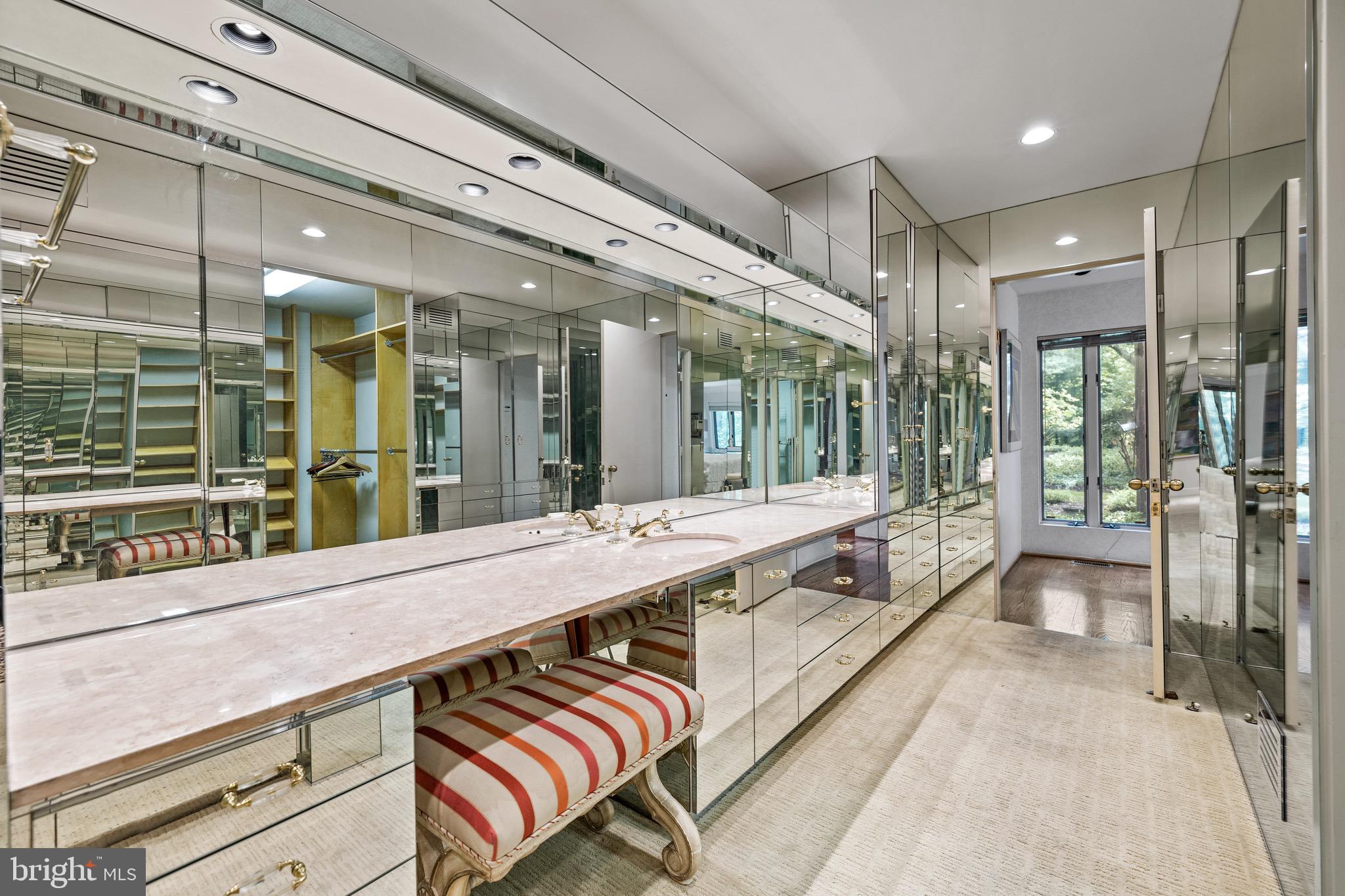 LEISURE HILL - Residential