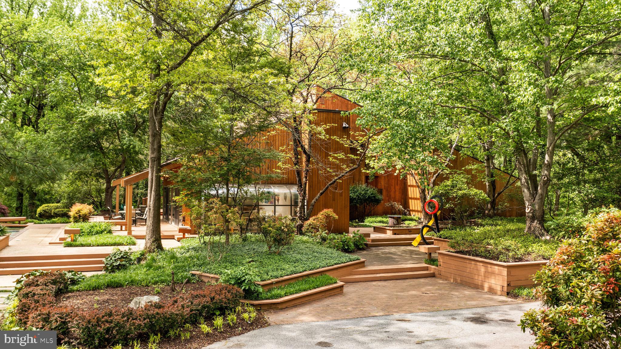 LEISURE HILL - Residential