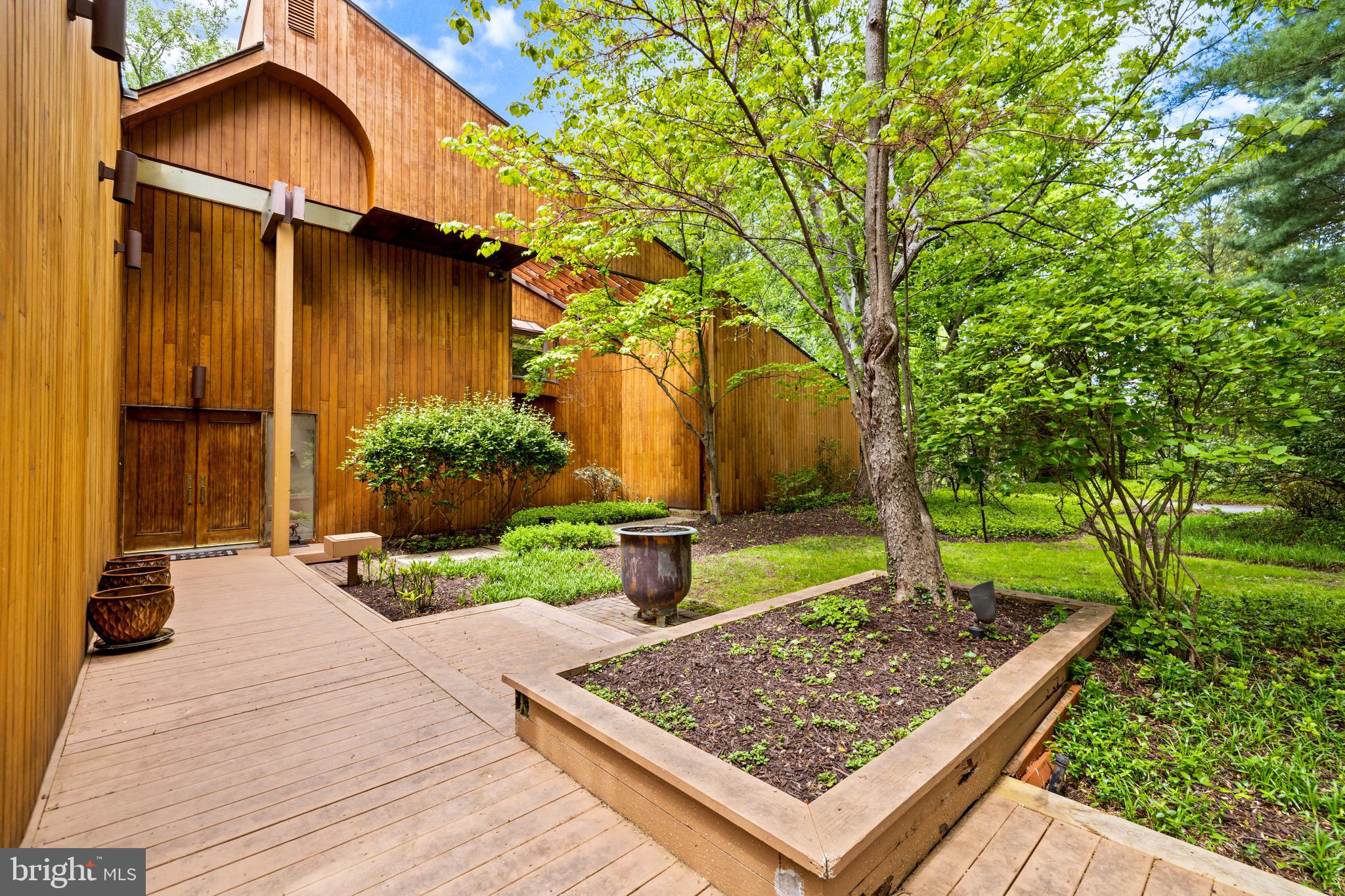 LEISURE HILL - Residential