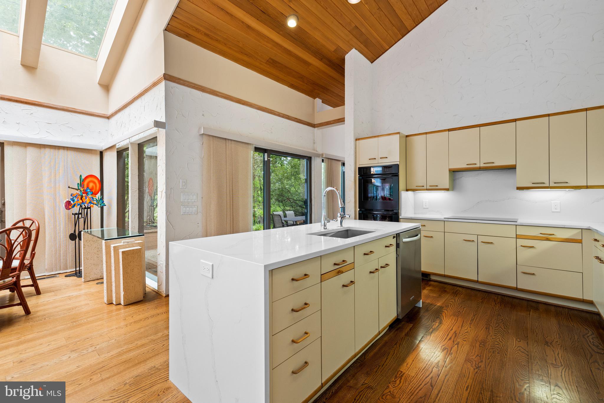 LEISURE HILL - Residential